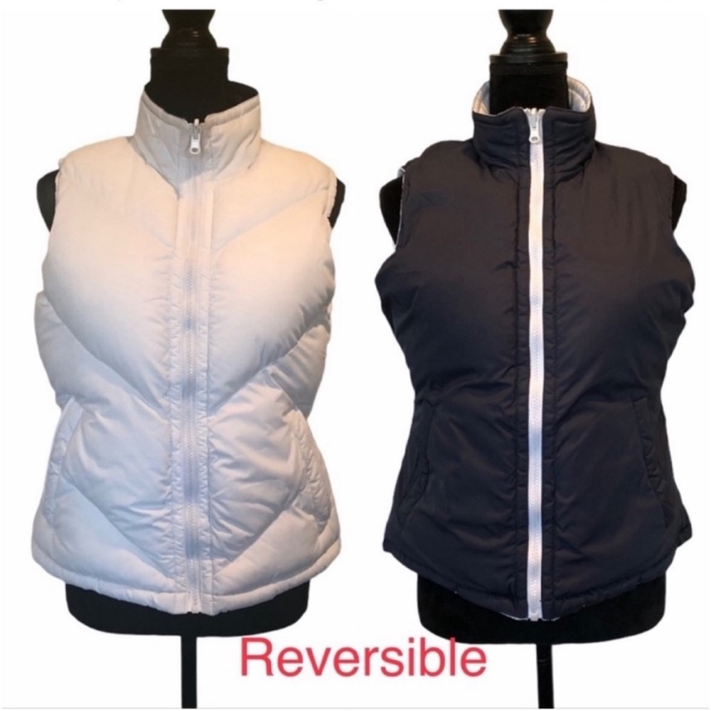 Puffer vest cold weather gorpcore normcore sleeveless and reversible size small